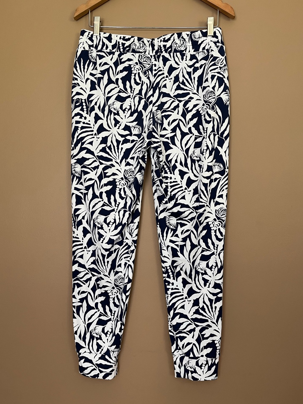 {Lilly Pulitzer} Karessa Top & Lillabeth Jogger Pant Set in Low Tide Navy Small - Picture 14 of 16